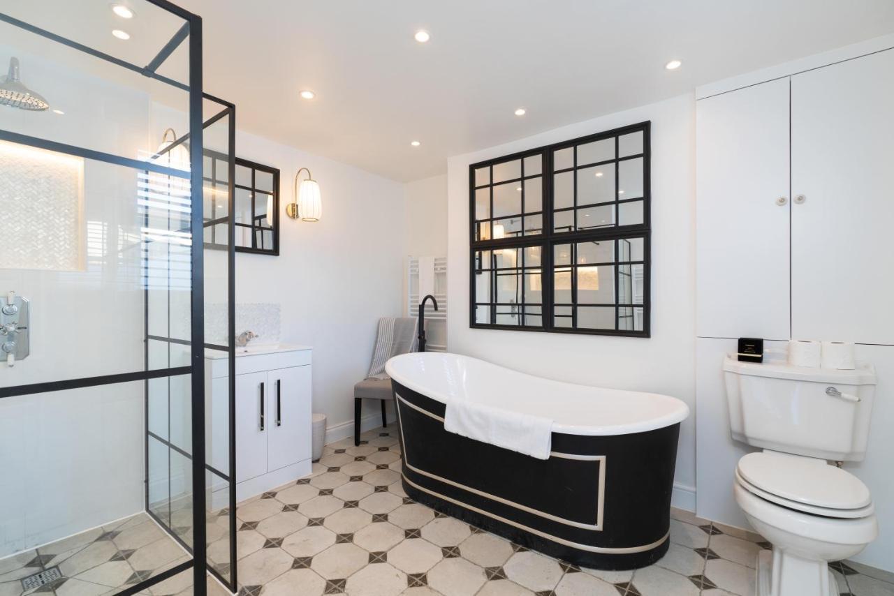 Gloucester Place Townhouse With Hot Tub! كيلتنهام المظهر الخارجي الصورة